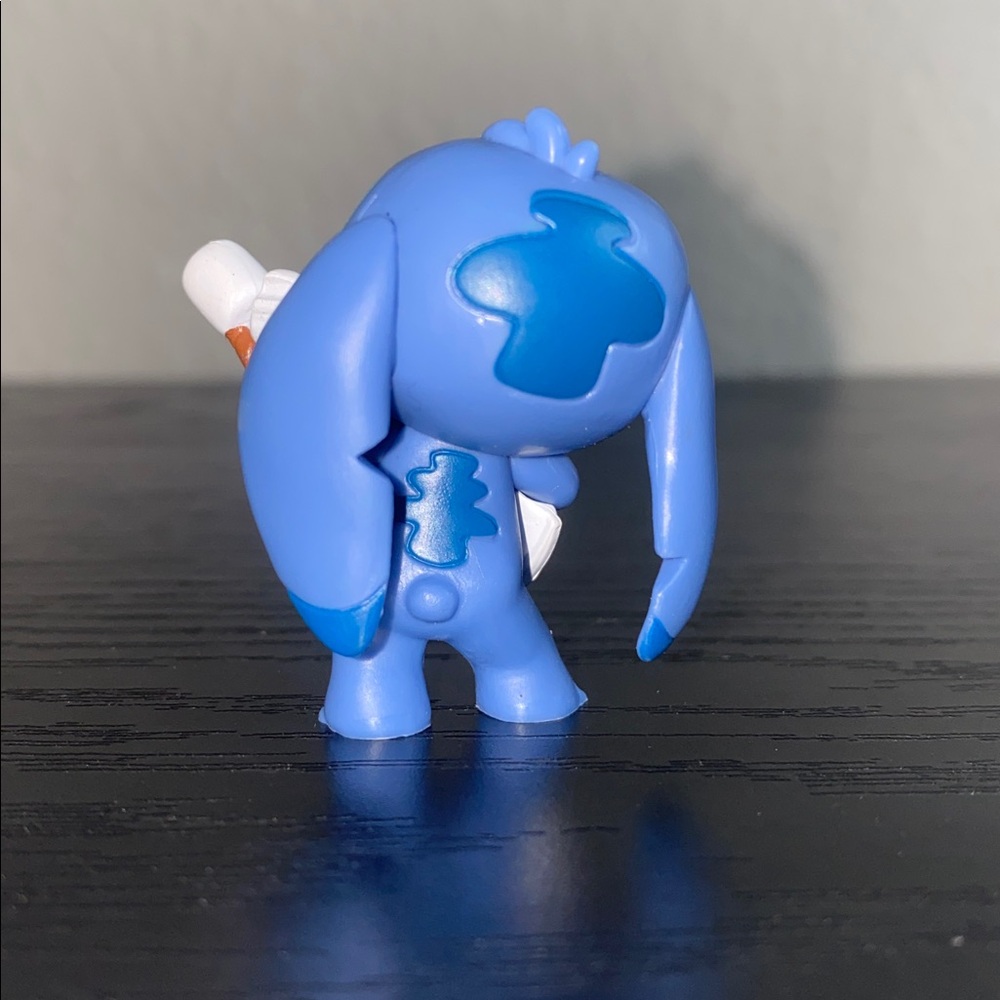 💋Disney Stitch That's So Stitch S’more’s Collectible Figure! - Picture 2 of 5